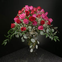 Load image into Gallery viewer,  50 Roses / Vase / Fancy