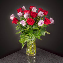 Load image into Gallery viewer,  18 Roses / Vase / Basic