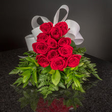 Load image into Gallery viewer,  12 Roses / Hand-Tied / Basic