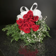 Load image into Gallery viewer,  12 Roses / Hand-Tied / Fancy