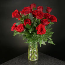 Load image into Gallery viewer,  18 Roses / Vase / Basic