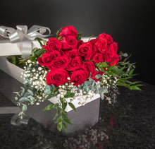 Load image into Gallery viewer,  24 Roses / Boxed / Fancy