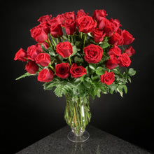 Load image into Gallery viewer,  50 Roses / Vase / Basic