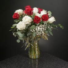 Load image into Gallery viewer,  18 Roses / Vase / Fancy