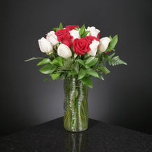 Load image into Gallery viewer,  24 Roses / Vase / Basic