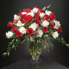 Load image into Gallery viewer,  50 Roses / Vase / Fancy