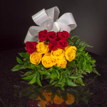 Load image into Gallery viewer,  12 Roses / Hand-Tied / Basic