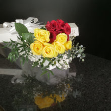 Load image into Gallery viewer,  12 Roses / Boxed / Fancy