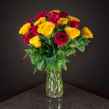 Load image into Gallery viewer,  18 Roses / Vase / Basic