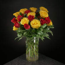 Load image into Gallery viewer,  24 Roses / Vase / Basic