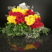 Load image into Gallery viewer,  36 Roses / Hand-Tied / Fancy