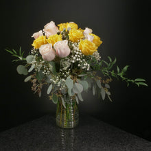 Load image into Gallery viewer,  18 Roses / Vase / Fancy