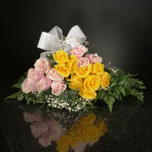 Load image into Gallery viewer,  18 Roses / Hand-Tied / Fancy