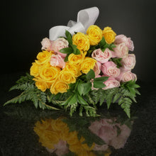 Load image into Gallery viewer,  24 Roses / Hand-Tied / Basic