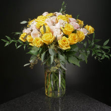 Load image into Gallery viewer,  36 Roses / Vase / Fancy