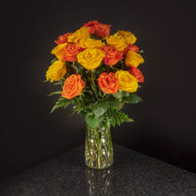 Load image into Gallery viewer,  18 Roses / Vase / Basic