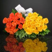 Load image into Gallery viewer,  36 Roses / Vase / Basic