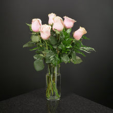 Load image into Gallery viewer,  6 Roses / Vase / Basic