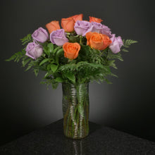 Load image into Gallery viewer,  18 Roses / Vase / Basic