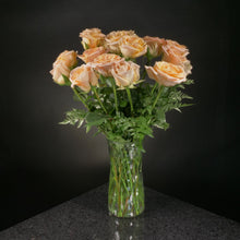 Load image into Gallery viewer,  18 Roses / Vase / Basic