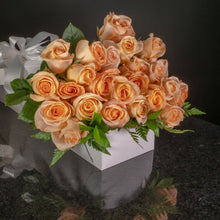 Load image into Gallery viewer,  24 Roses / Boxed / Basic