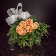 Load image into Gallery viewer, Peach Roses 6 Roses / Hand-Tied / Basic