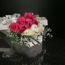 Load image into Gallery viewer,  12 Roses / Boxed / Fancy