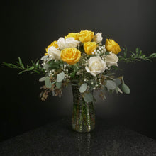 Load image into Gallery viewer,  18 Roses / Vase / Fancy